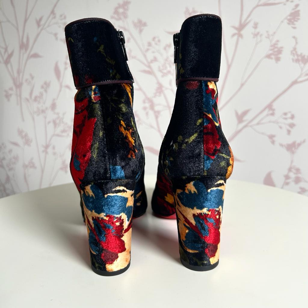 Floral print outlet ankle boots