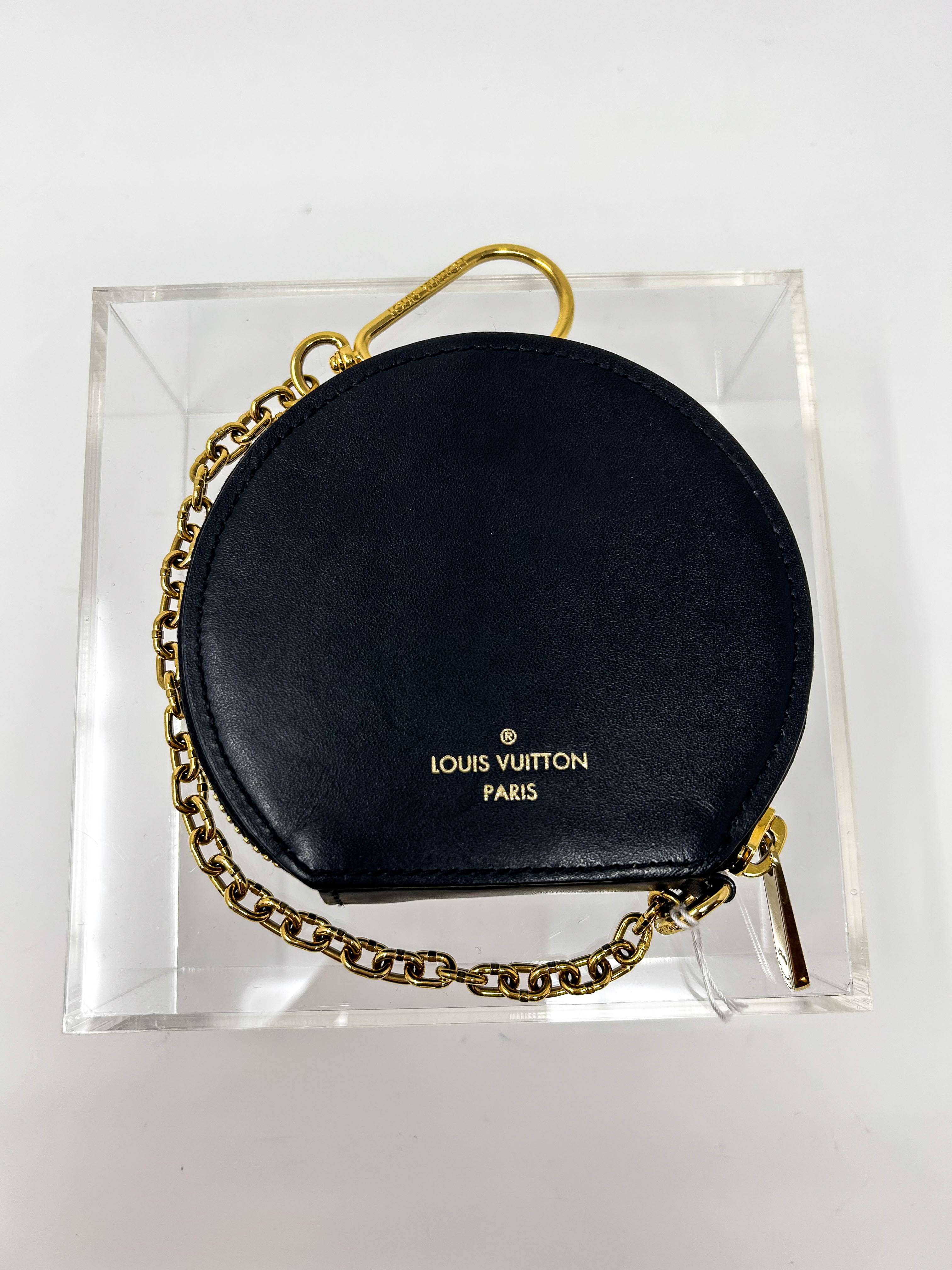 LOUIS VUITTON Coin Purse Keychain Micro Boîte Chapeau Gold M52747