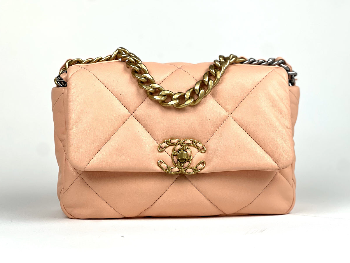 Excellent Pre-Loved Peach Maxi Quilted Leather Flap Bag.(front)