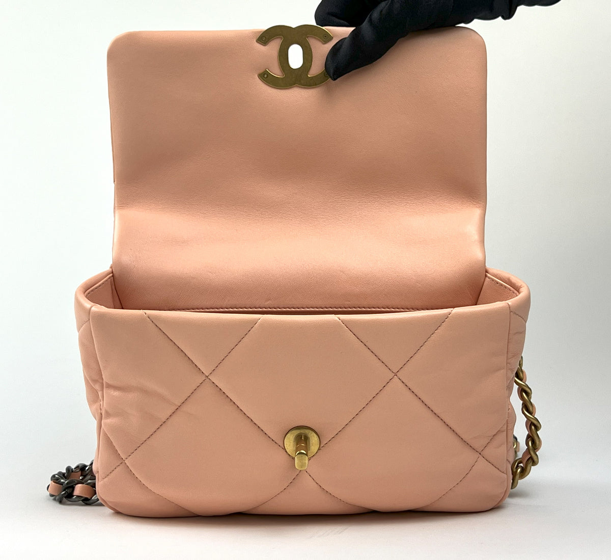 Excellent Pre-Loved Peach Maxi Quilted Leather Flap Bag.(flap)