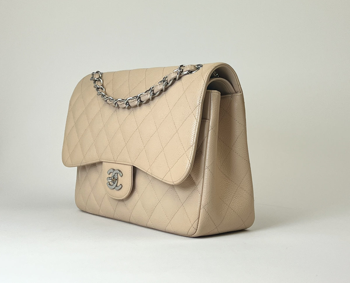 Excellent Pre-Loved Beige Quilted Pebbled Leather Large Double Flap Chain Bag(side)