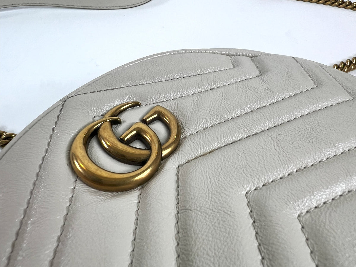 Excellent Pre-Loved White Leather Round Chain Bag(logo)