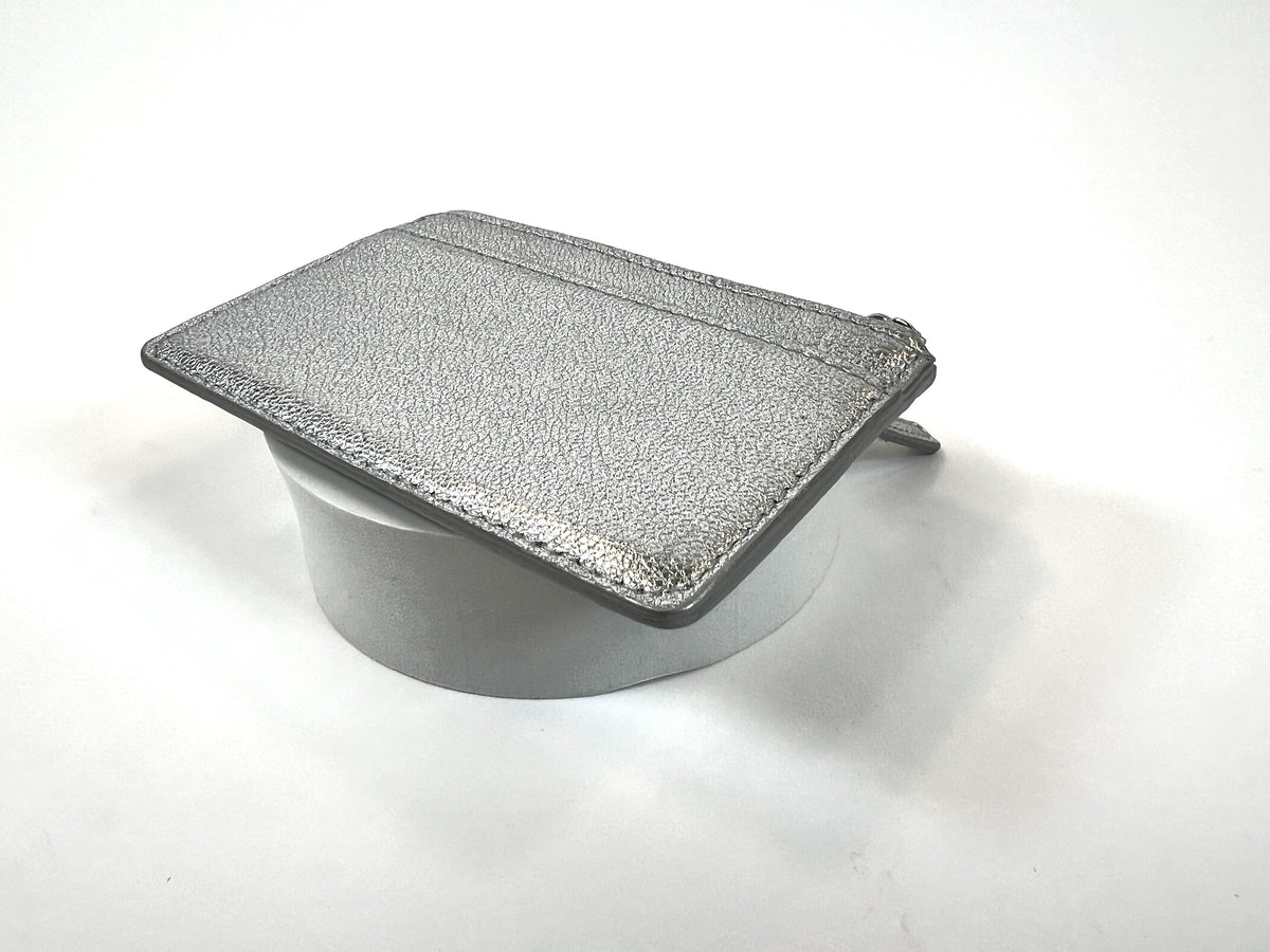 Excellent Pre-Loved Silver Metallic Leather Coin Pouch. (corner)