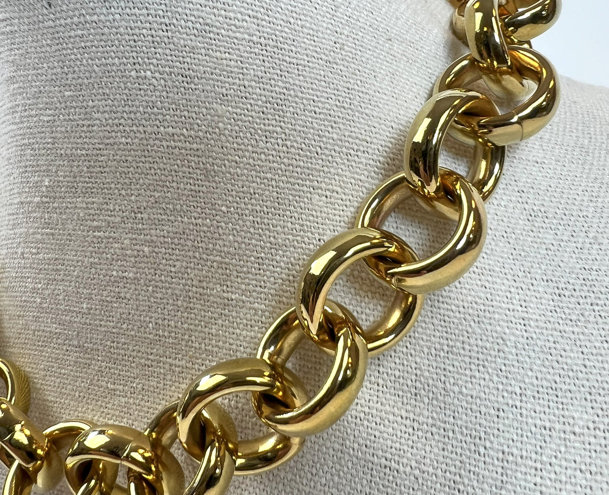 Excellent Pre-Loved Yellow Gold Tone Chunky Chain Short Necklace (close up)