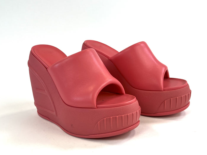 Excellent Pre-Loved Bubblegum Pink Leather and Rubber Wedge Platform Sandals.(Front)