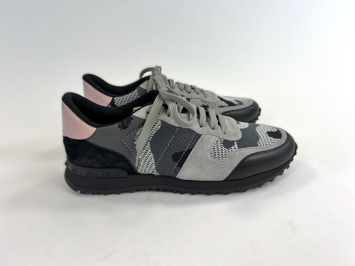 Excellent Pre-Loved Black and Grey Mesh Camouflage Patterned Sneakers with Pink Back Tab. (side)