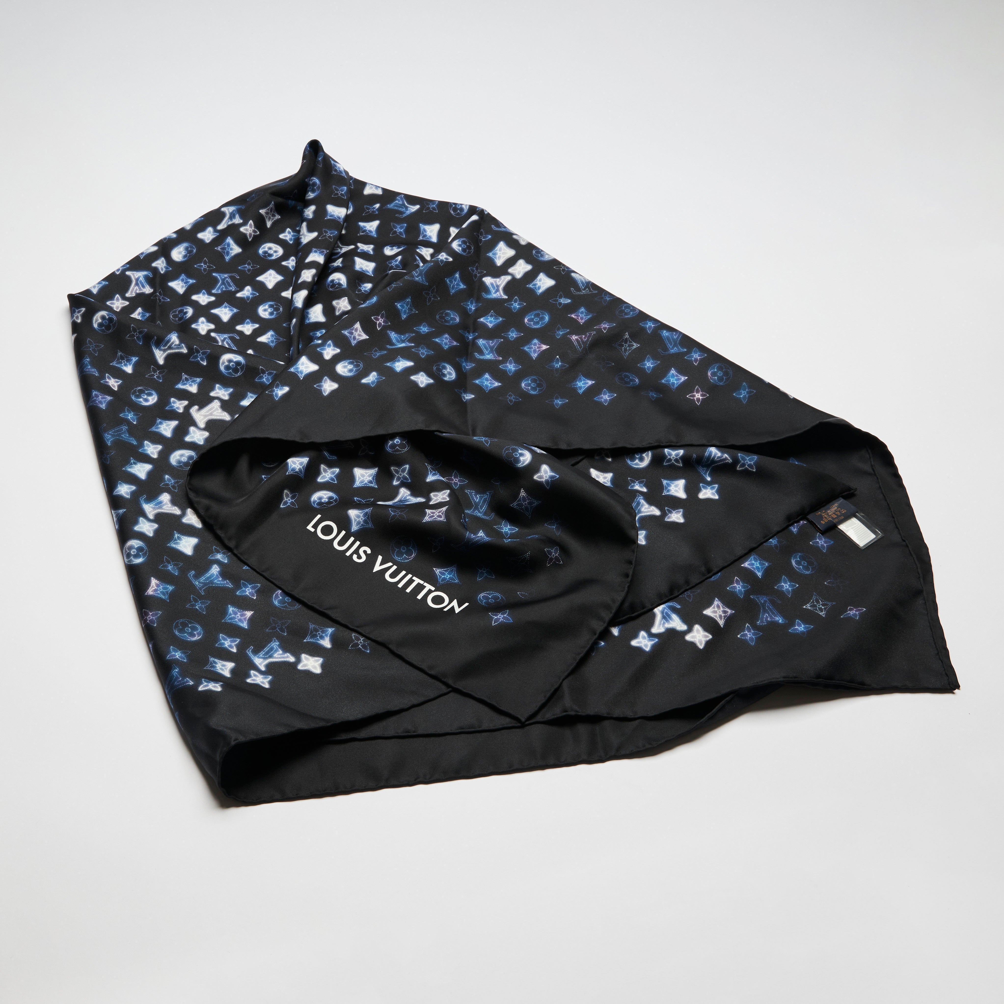 Silk scarf Louis Vuitton Black in Silk - 34813574