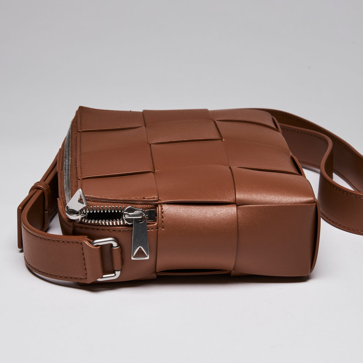 Bottega Veneta Cassette Crossbody Bag in Cognac colour