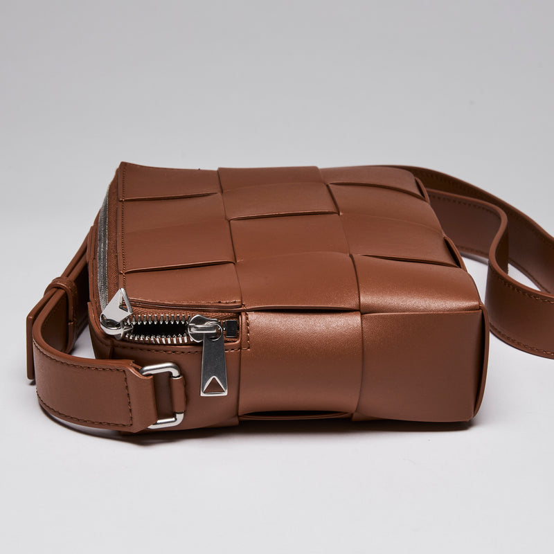 Bottega Veneta Cassette Crossbody Bag in Cognac colour