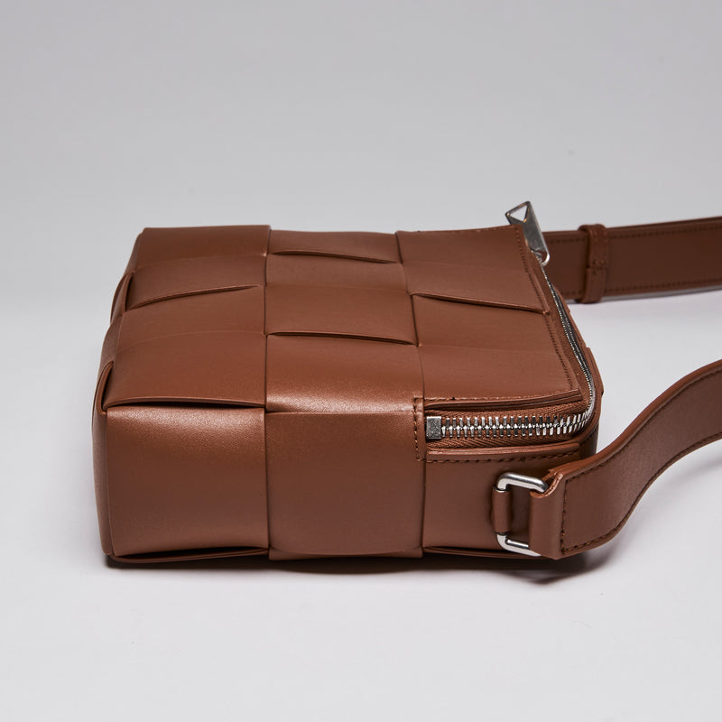 Bottega Veneta Cassette Crossbody Bag in Cognac colour