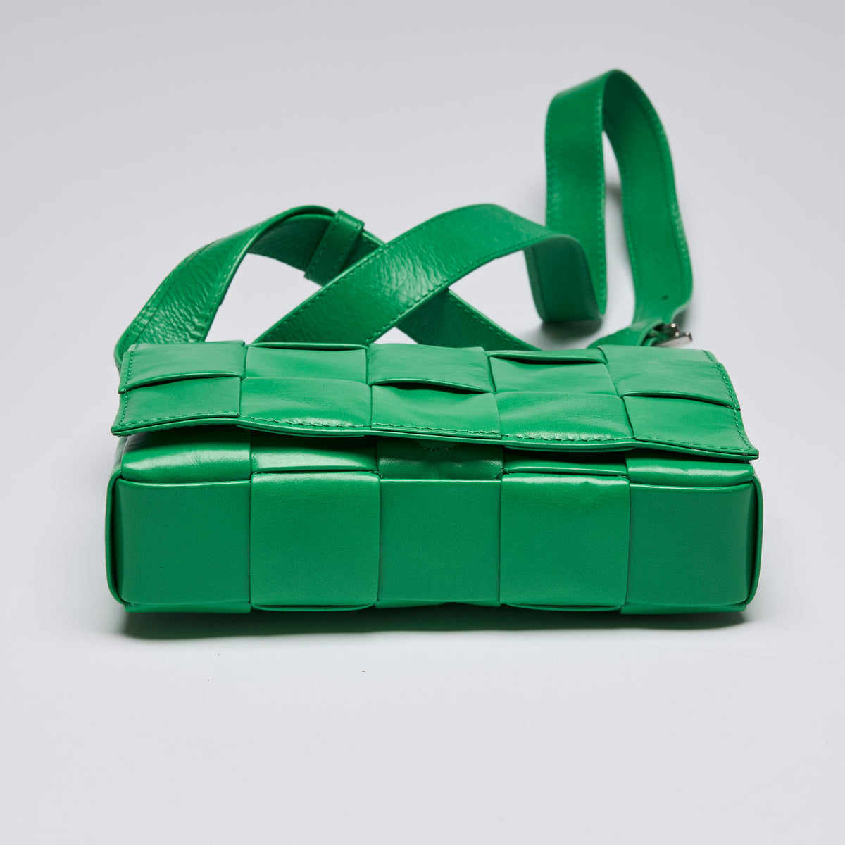 Bottega Veneta Green Intreccio Leather Mini Cassette Bag(bottom)