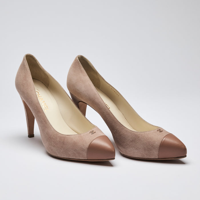 Excellent Pre-Loved Beige Pink Suede and Leather Toe Cap Point Toe Heels with Hidden Front Platform.(Front)
