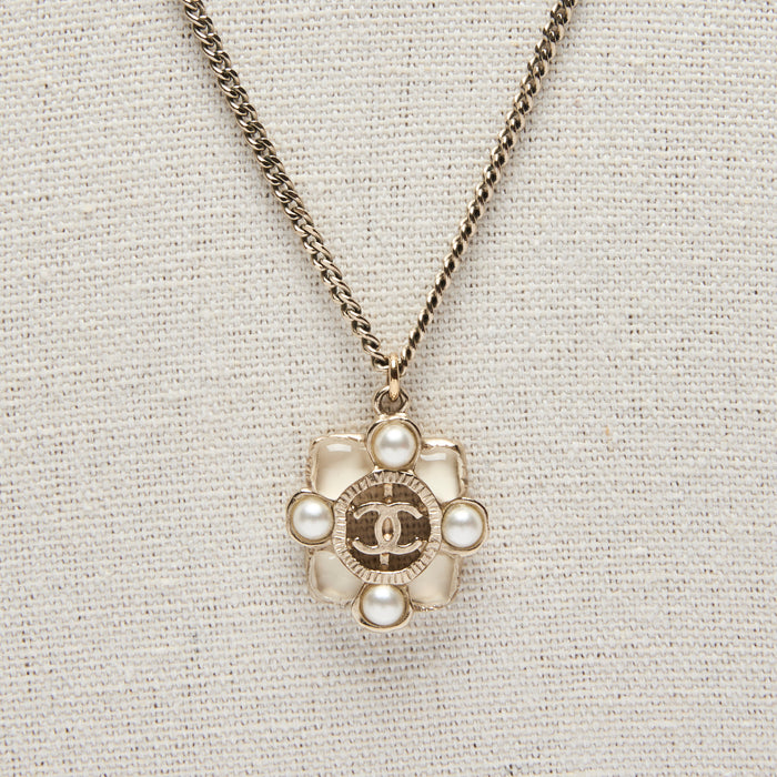 Pre-Loved Chanel™ Interlocking Gold Tone and Pearl Logo Pendant Necklace