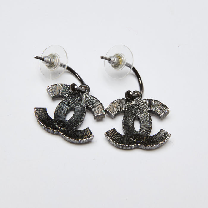 Excellent Pre-Loved Dark Silver Tone Metal Logo Drop Earrings with Faux Mini Pearls Embellishment.(back)