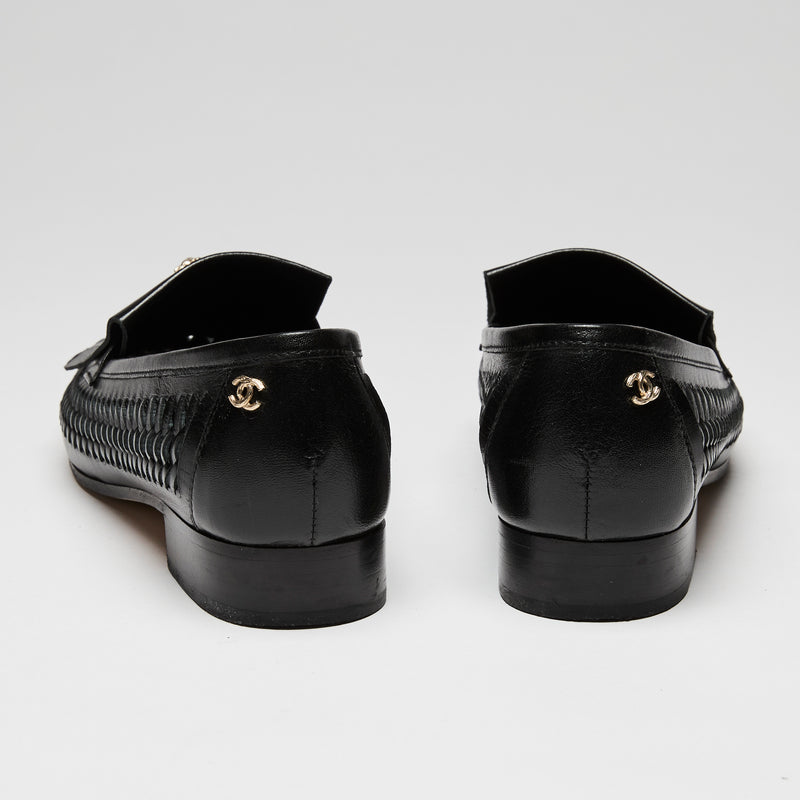 Pre-Loved Chanel™Chanel Black Leather Loafers with Woven Detail Size 37.5