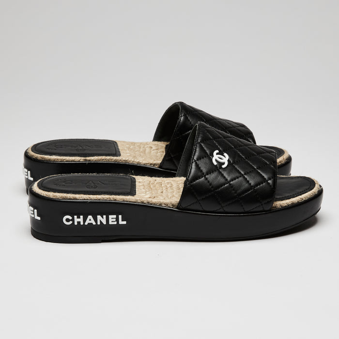 Pre-Loved Chanel™ Chanel Espadrille Slides in Black Quilted Lambskin Leather, Size 40