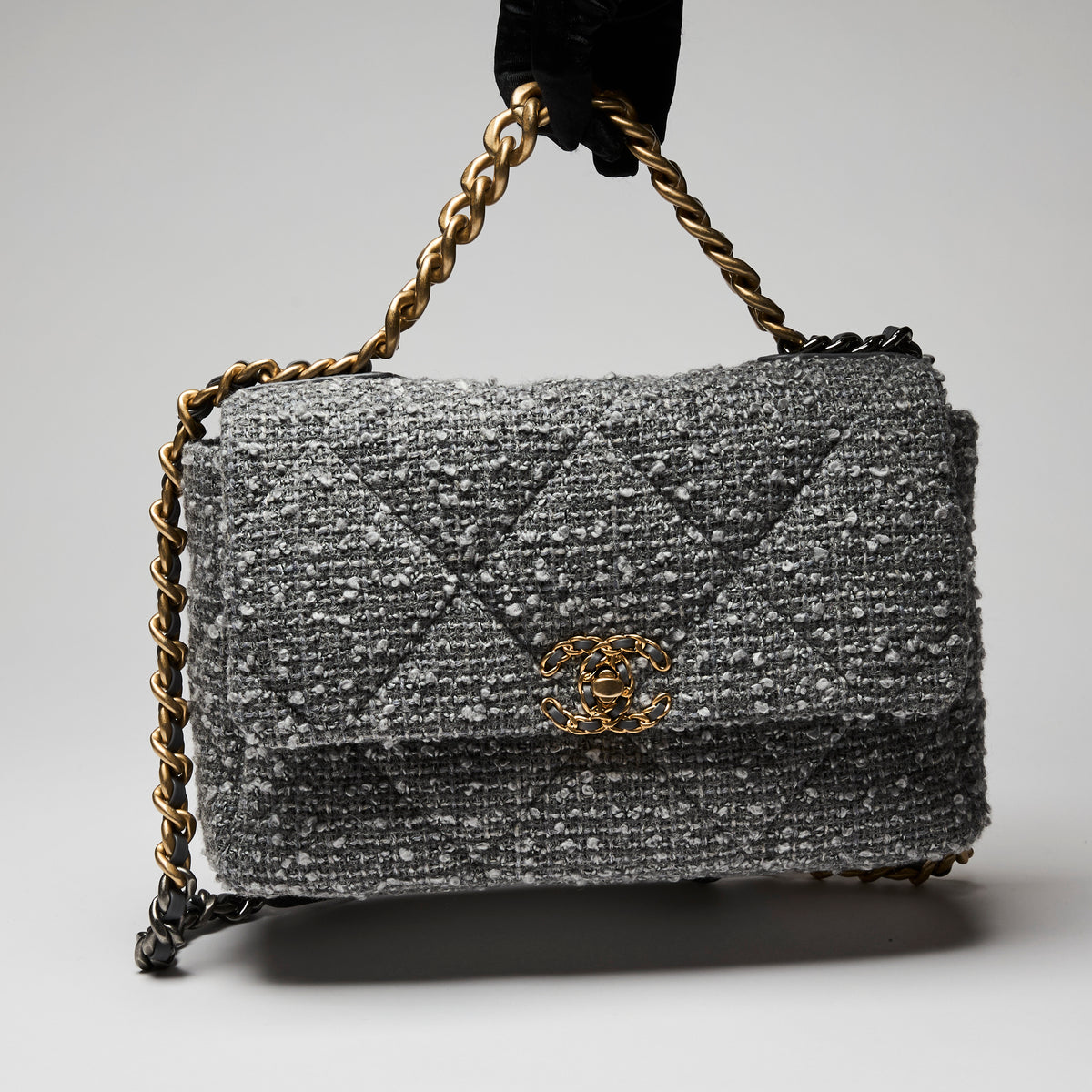 Pre-Loved Chanel ™ Large Grey Tweed Chanel 19 handbag