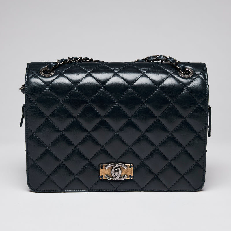 Pre-Loved Chanel ™ Navy Quilted Flap Bag