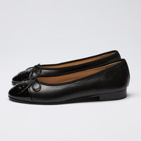 Pre-Loved Chanel ™ Black Leather Ballet Flats Size 35.5