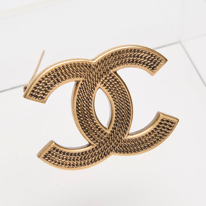 Pre-Loved Chanel ™ Gold Chainlink Texture Brooch