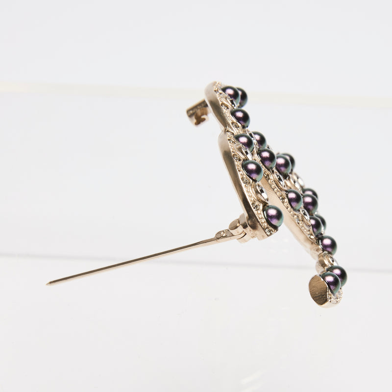 Pre-Loved Chanel ™ Gold Brooch with Pearl and Crystal Embellishments