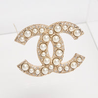 Pre-Loved Chanel ™ Gold Brooch with Crystal Embellishments and Pearls