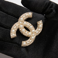 Pre-Loved Chanel ™ Gold Brooch with Crystal Embellishments and Pearls