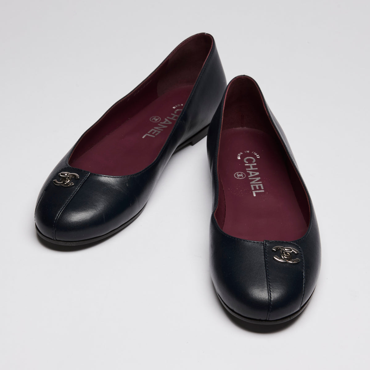 Pre-Loved Chanel ™ Navy Ballet Flats Size 40