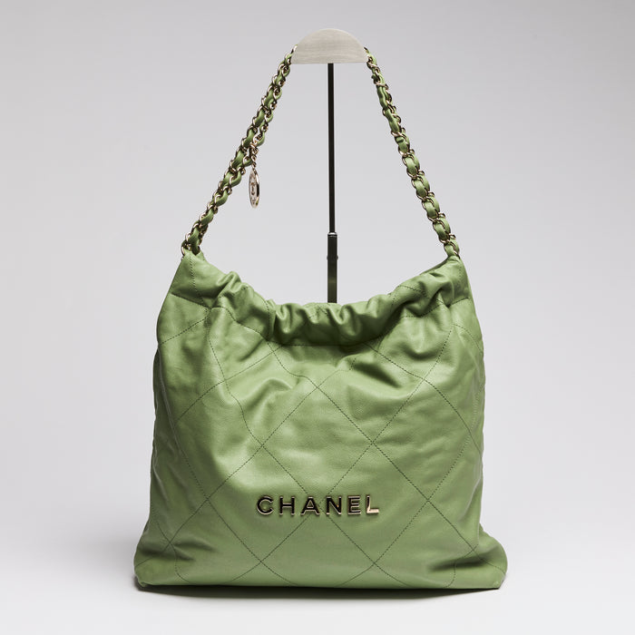 Pre-Loved Chanel ™ Quilted 22 Bag in Green