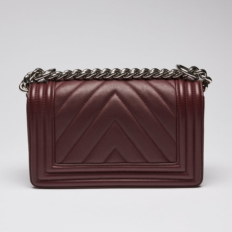 Pre-Loved Chanel ™ Chevron Mini Boy Bag in Burgundy