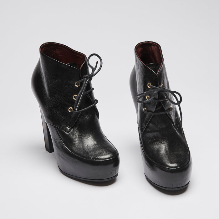 Pre-Loved Black Leather Lace Up Platform High Heel Boots.(front)