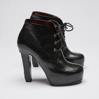 Pre-Loved Black Leather Lace Up Platform High Heel Boots.(side)