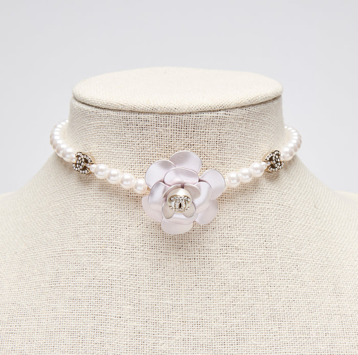 Pre-Loved Chanel™ Faux Pearl Floral Choker Necklace