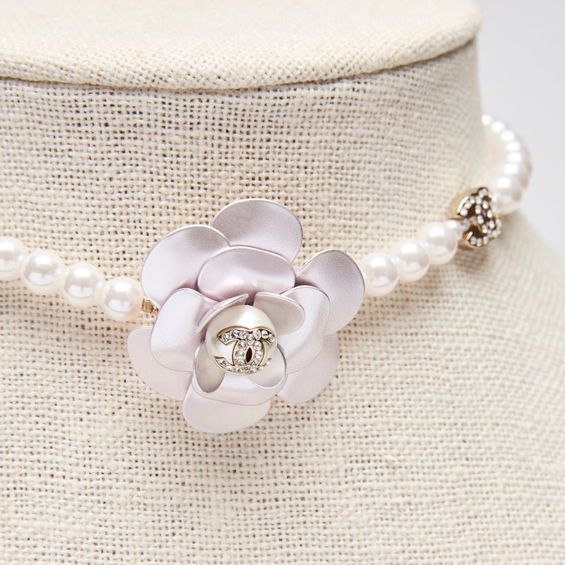 Pre-Loved Chanel™ Faux Pearl Floral Choker Necklace