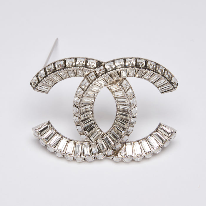 Pre-Loved Chanel™ Interlocking Letter Logo Baguette Crystal Brooch Silver