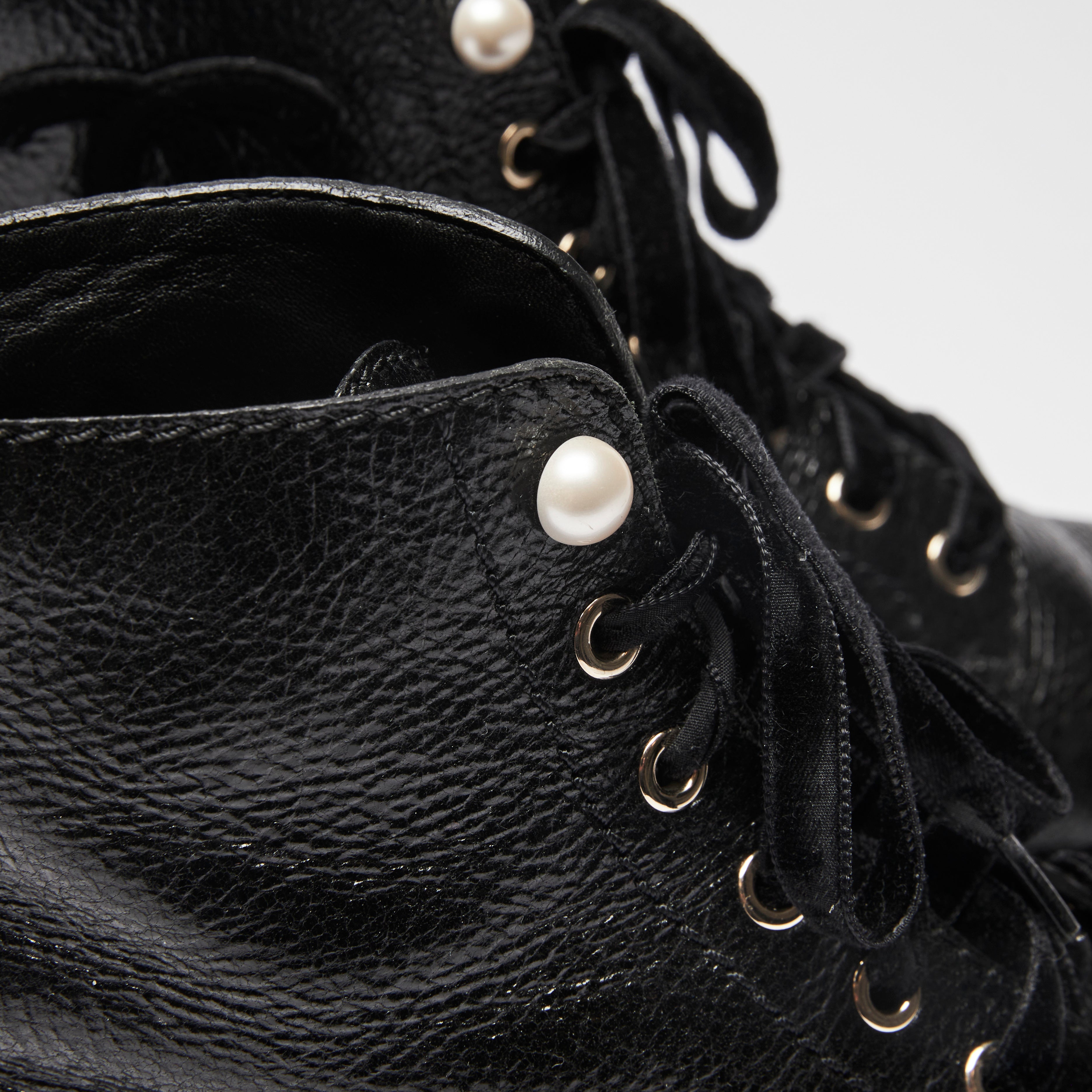 Chanel combat 2024 boots pearls