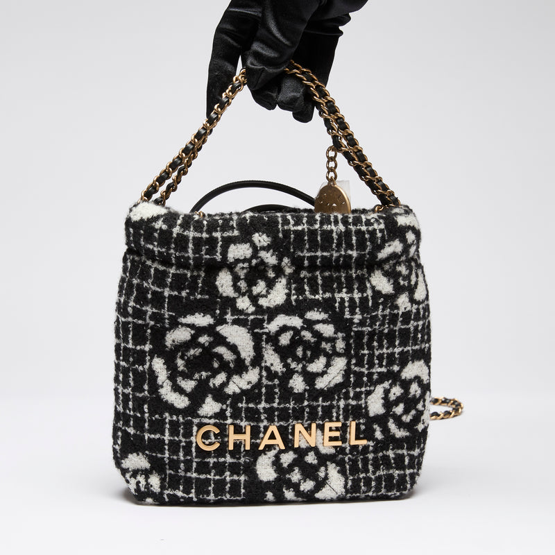 Pre-Loved Chanel™ Camellia Wool Tweed Mini 22 Hobo Bag (Front)