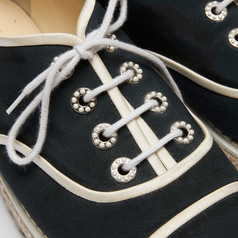 Pre-Loved Chanel™ Navy and White Canvas Lace Up Espadrilles Size 40.5