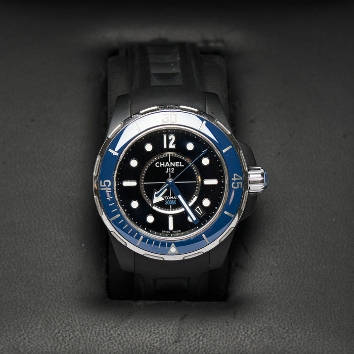 Excellent Pre-Loved Marine Blue Face Automatic Watch with Black Rubber Strap. (front)