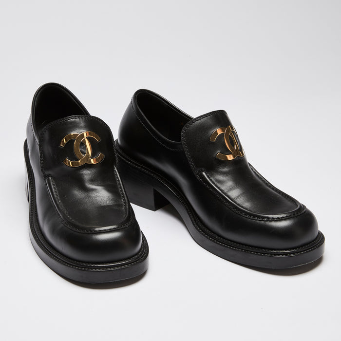 Pre-Loved Chanel™ Black Leather Platform Loafers Size 39