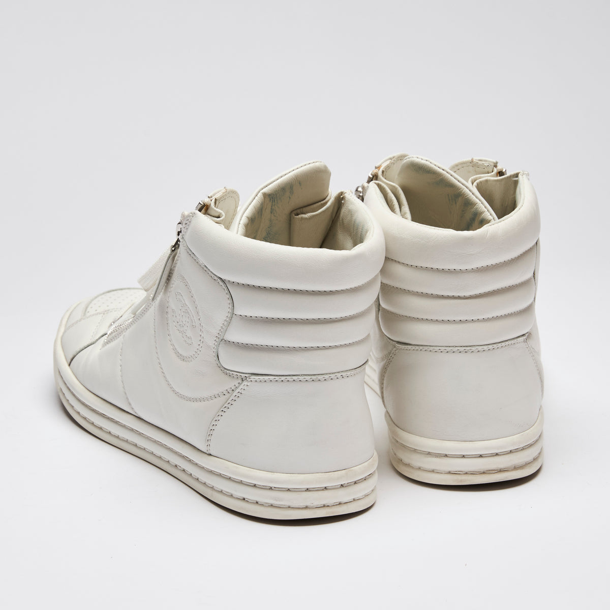 Pre-Loved Chanel™ Mens White Leather High Top Sneakers Size 41