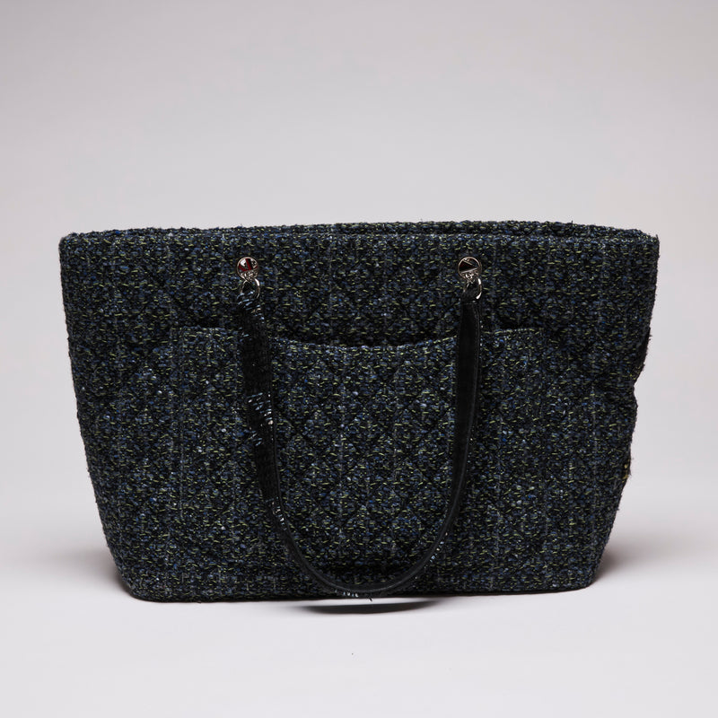 Pre-Loved Chanel™ Quilted Tweed Shoulder Bag (Back)