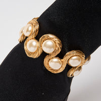 Pre-Loved Chanel™ Baroque Bracelet Gold