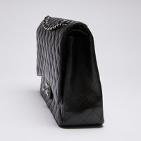 Excellent Pre-Loved Quilted Black Pebbled Leather Oversized Double Flap Chain Bag.(side)