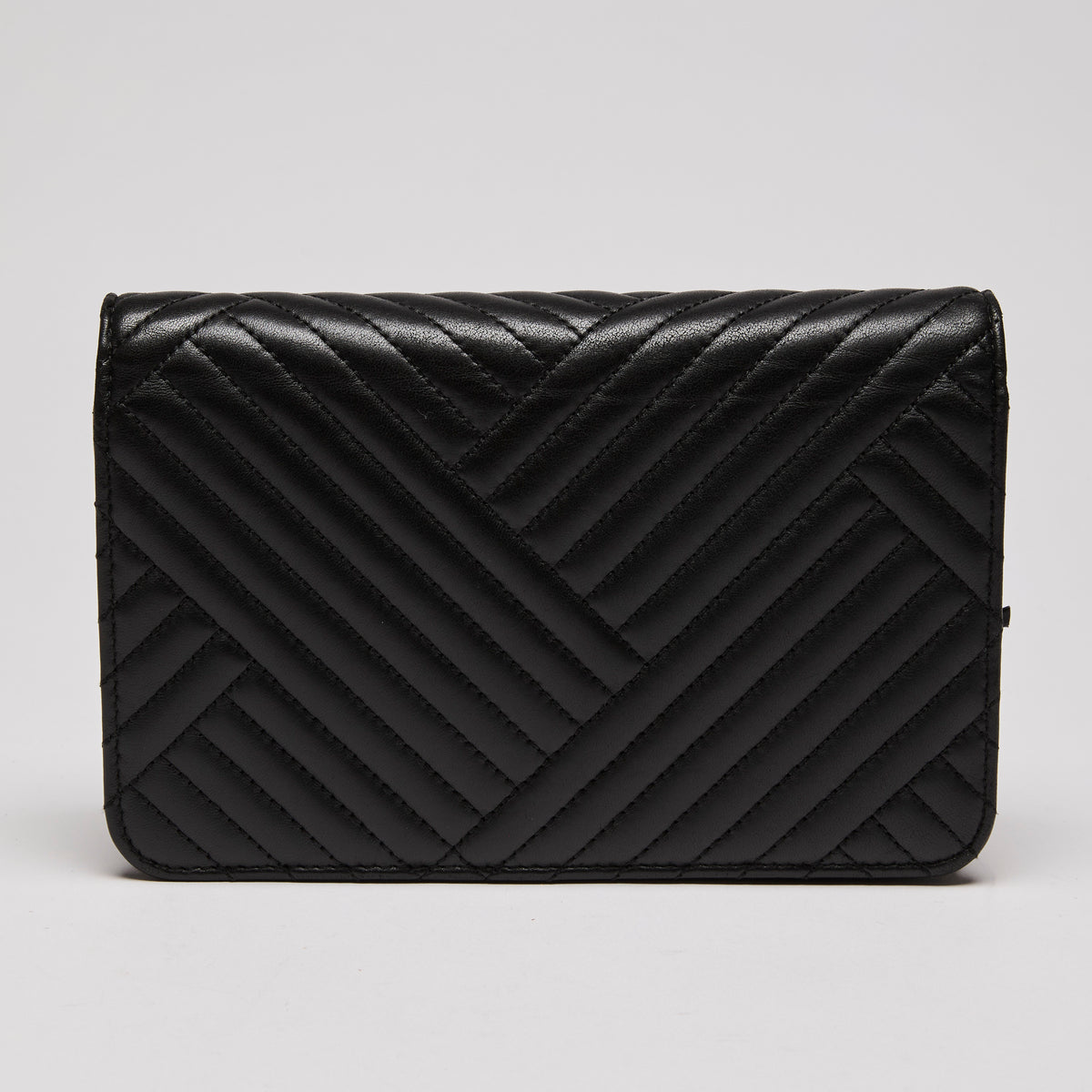 Pre-Loved Chanel™ Chevron Quilted Crossing Wallet On Chain Black (back)