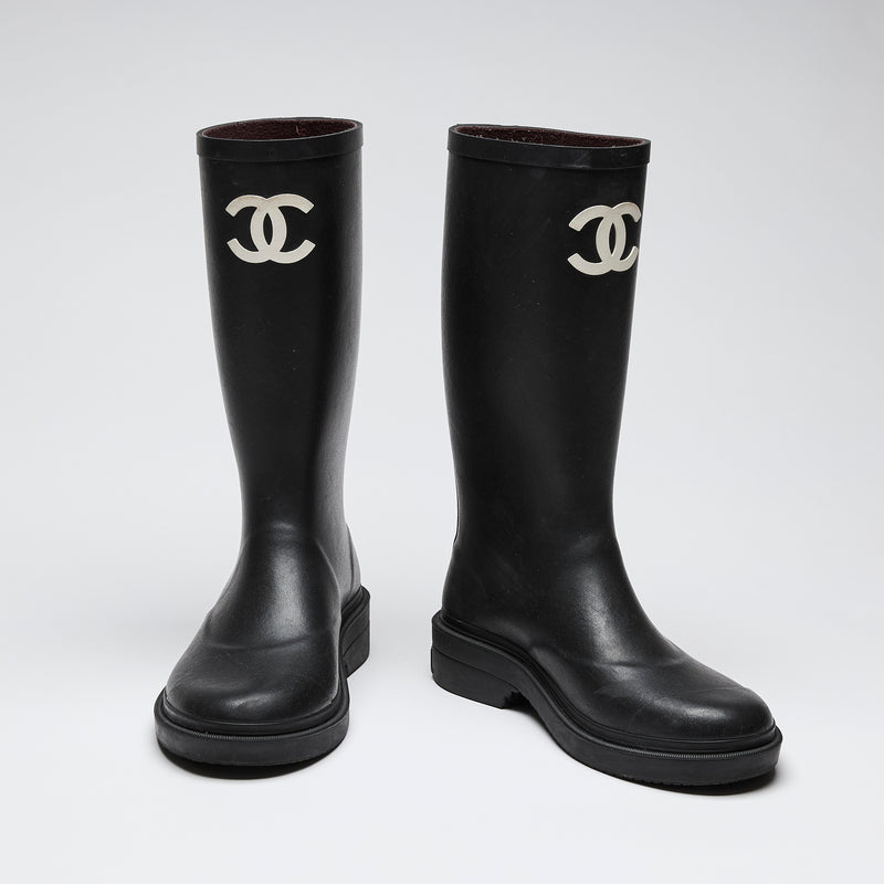 Pre-Loved Chanel™ Black Rubber Boots