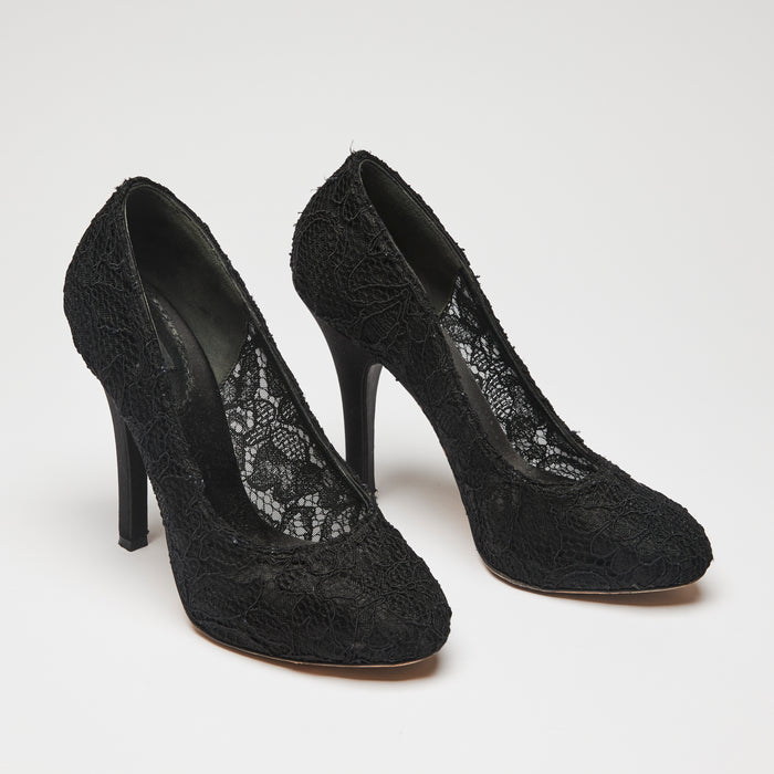 Pre-Loved Black Lace Fabric Round Toe Heels. (front)