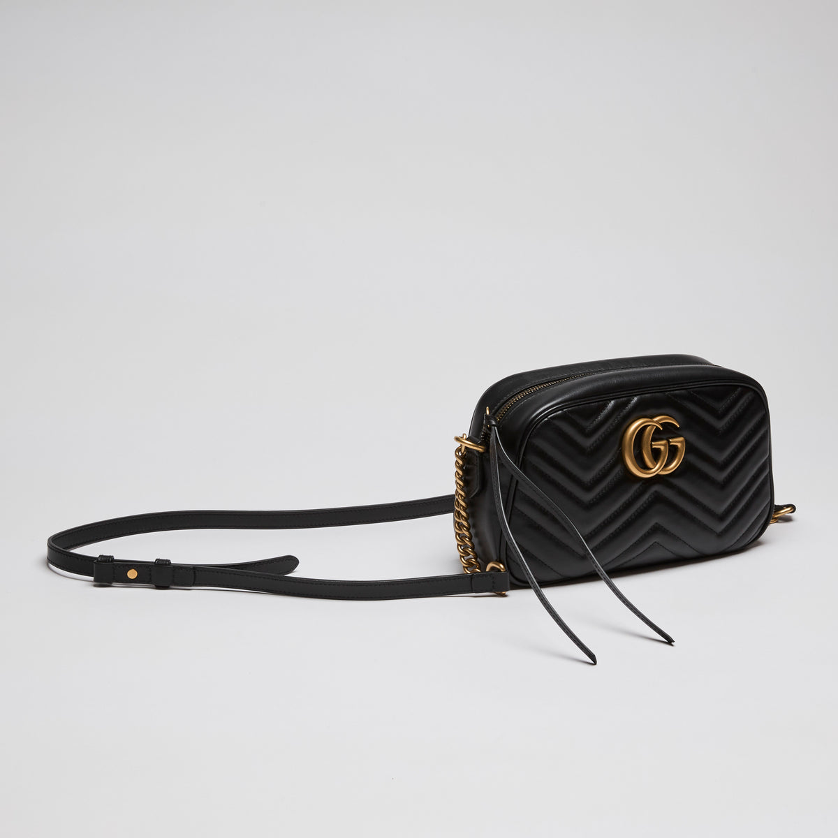 Excellent Pre-Loved Gucci Black Mini GG Marmont Chain Shoulder Bag (Front)