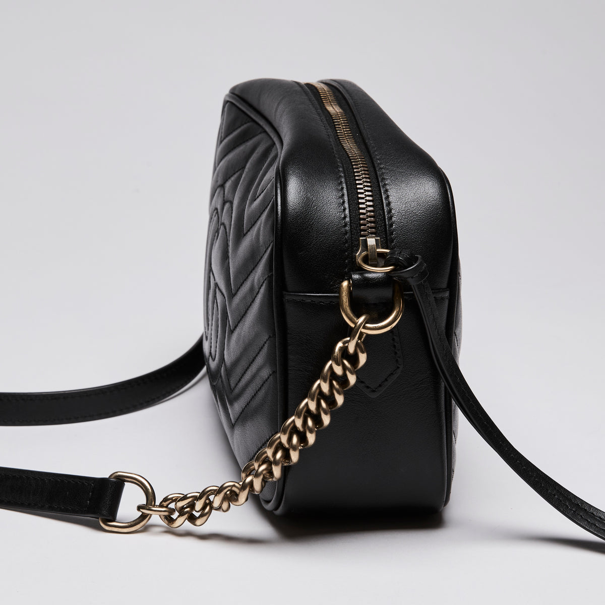 Gucci Marmont Camera Bag in Black Quilted Leather