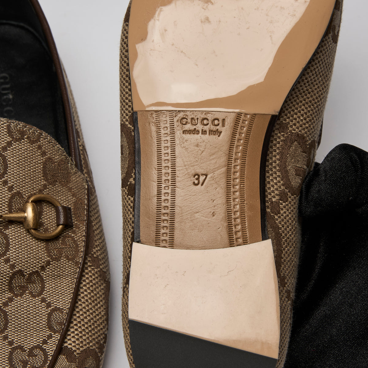 Gucci Jordaan Loafer in Beige and ebony GG CanvasSize 37 (sole)